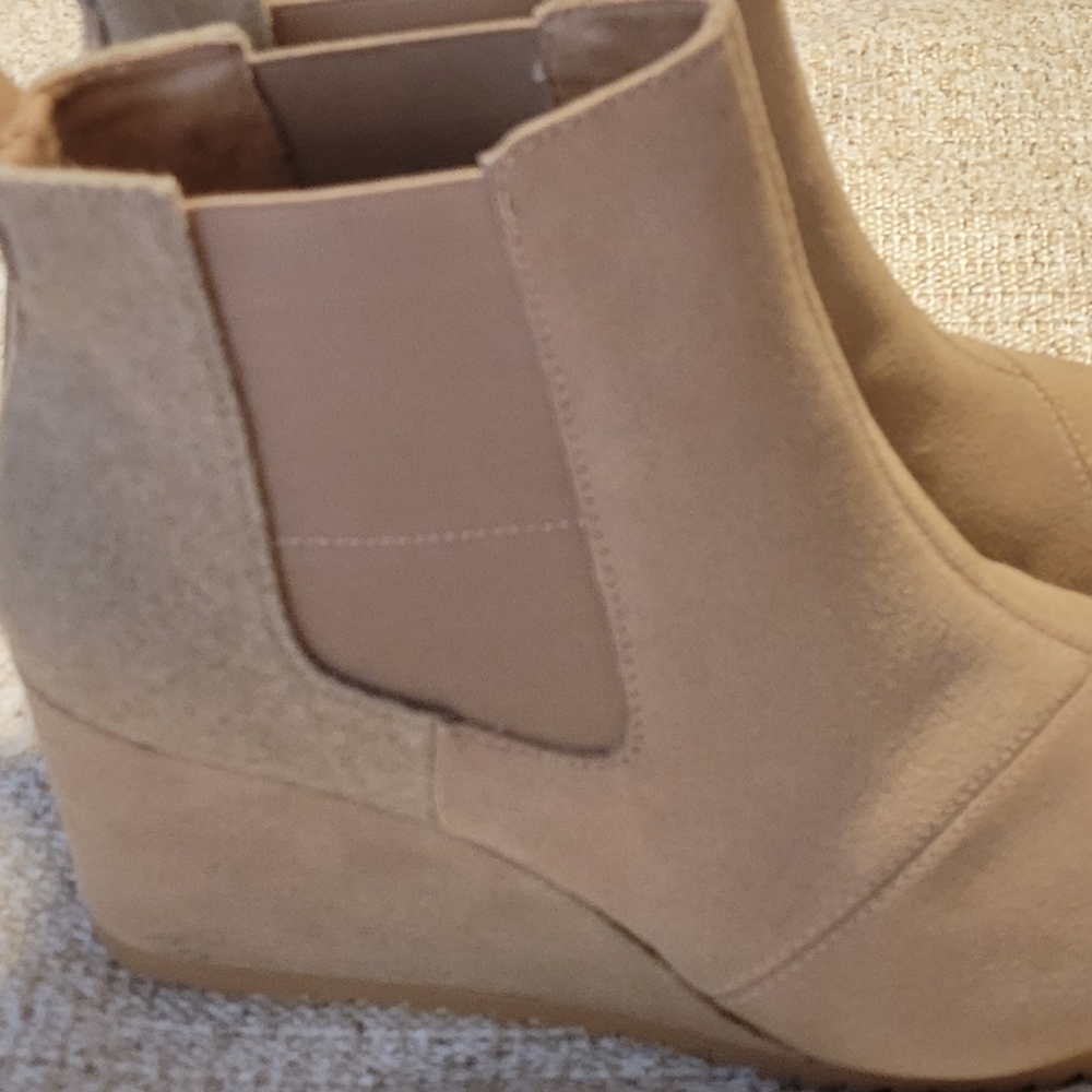 Ladies boots - Picture 3 of 3